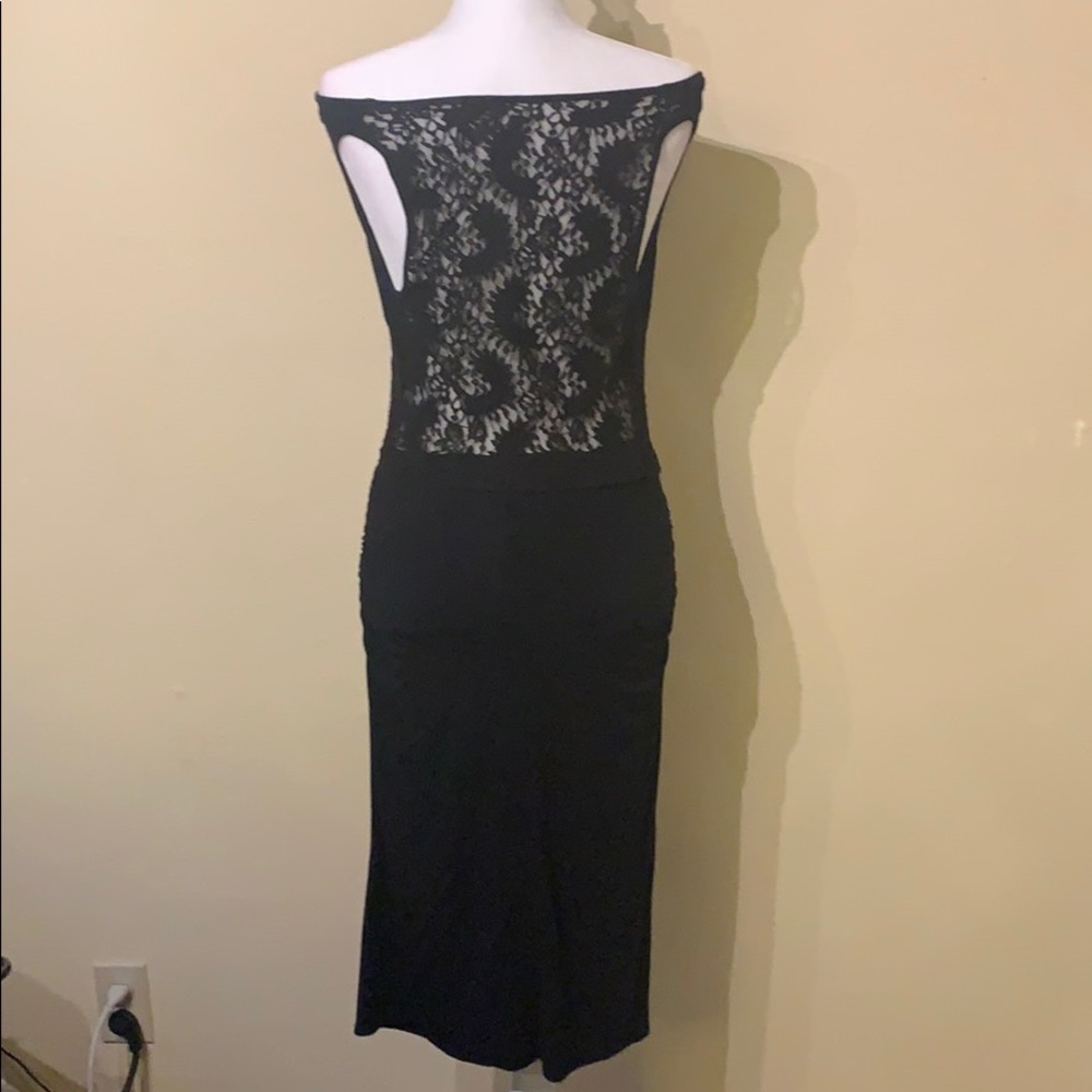 Laundry by Shelli Ruched FormFitting Lace Back